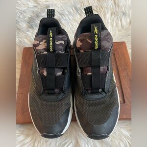 Reebok boys Xt Sprinter Slip on Running Shoe size 4